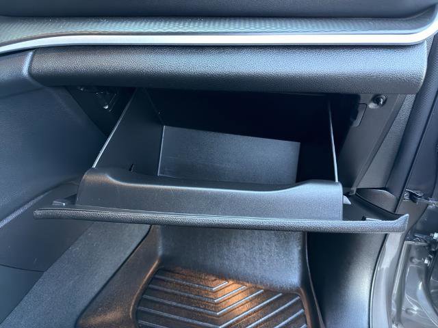 Used 2023 Jeep Grand Cherokee L Laredo image 13