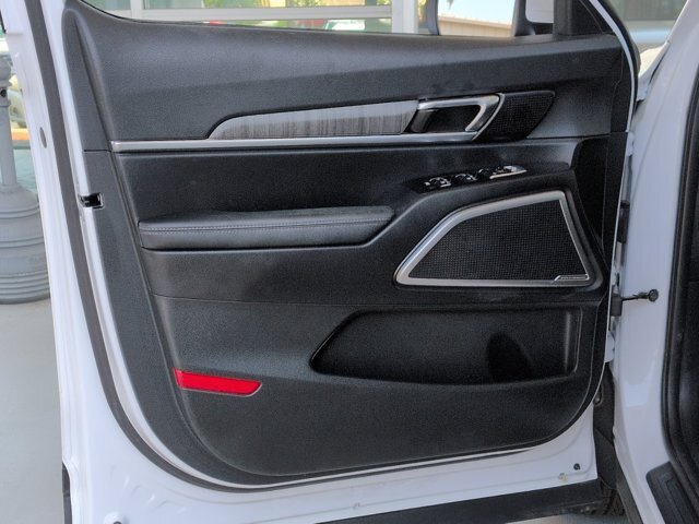 Used 2024 Kia Telluride EX w/ EX Captain's Chair Package FWD image 13