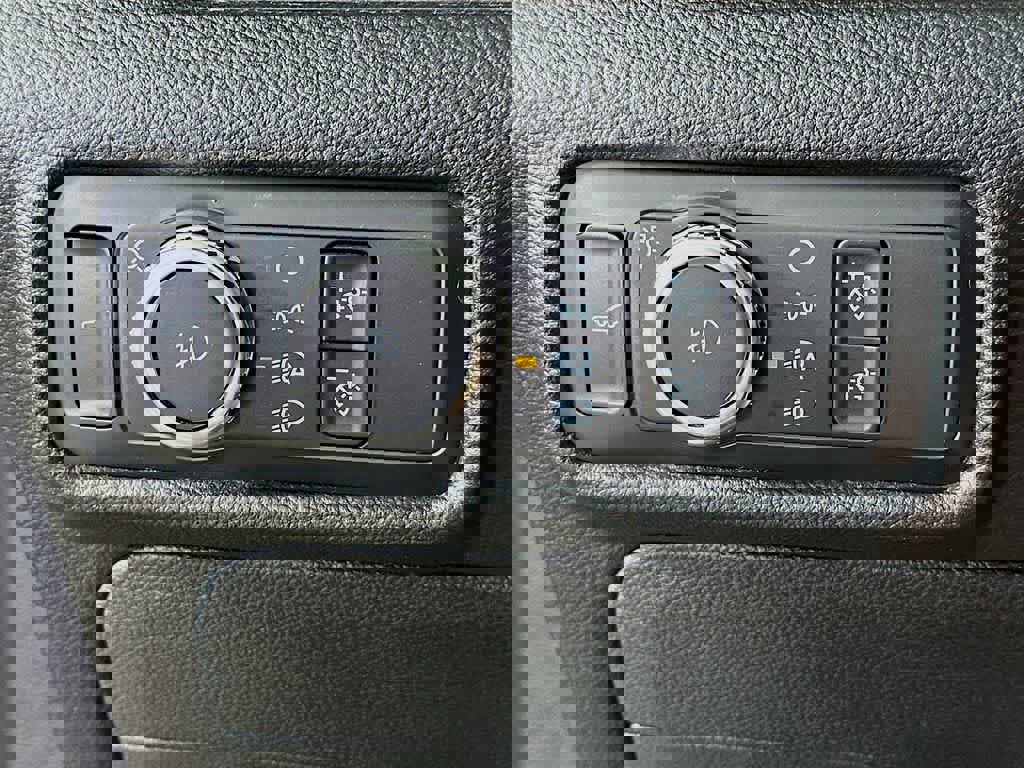 Certified 2021 Ford Explorer Limited w/ Equipment Group 301A image 26