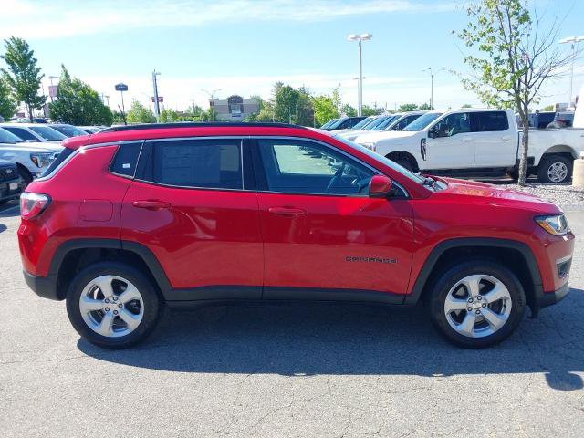 Used 2018 Jeep Compass Latitude w/ Popular Equipment Group AWD/4WD image 9