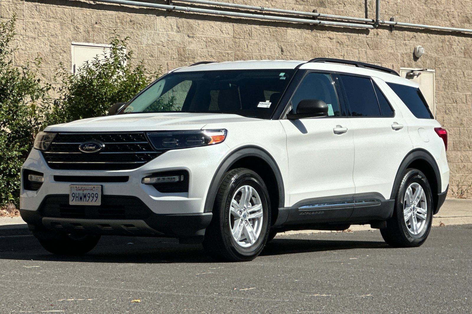 Certified 2023 Ford Explorer XLT w/ Equipment Group 202A RWD image 8