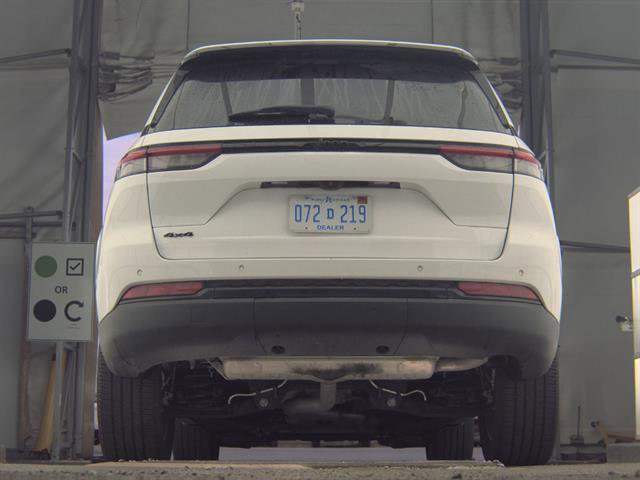 Used 2023 Jeep Grand Cherokee Altitude image 3