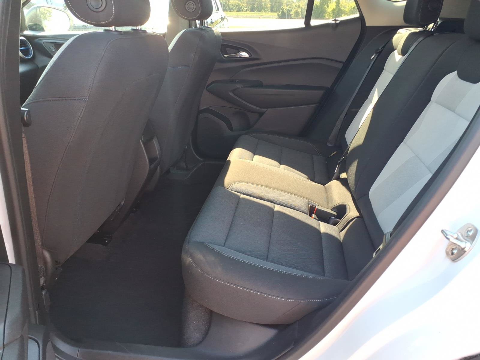 Used 2025 Chevrolet Trax LS FWD image 21