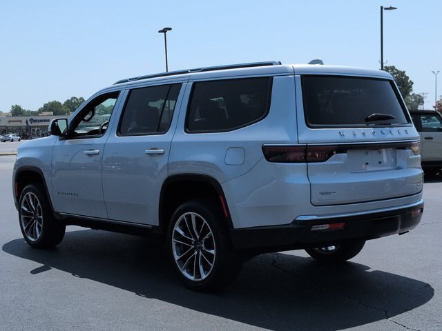 Used 2022 Jeep Wagoneer Series III w/ Premium Group I AWD/4WD image 6