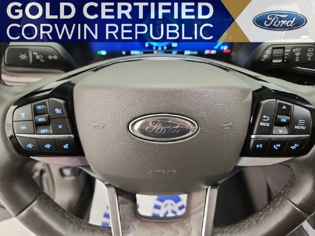 Certified 2023 Ford Explorer Platinum w/ Technology Package AWD/4WD image 18
