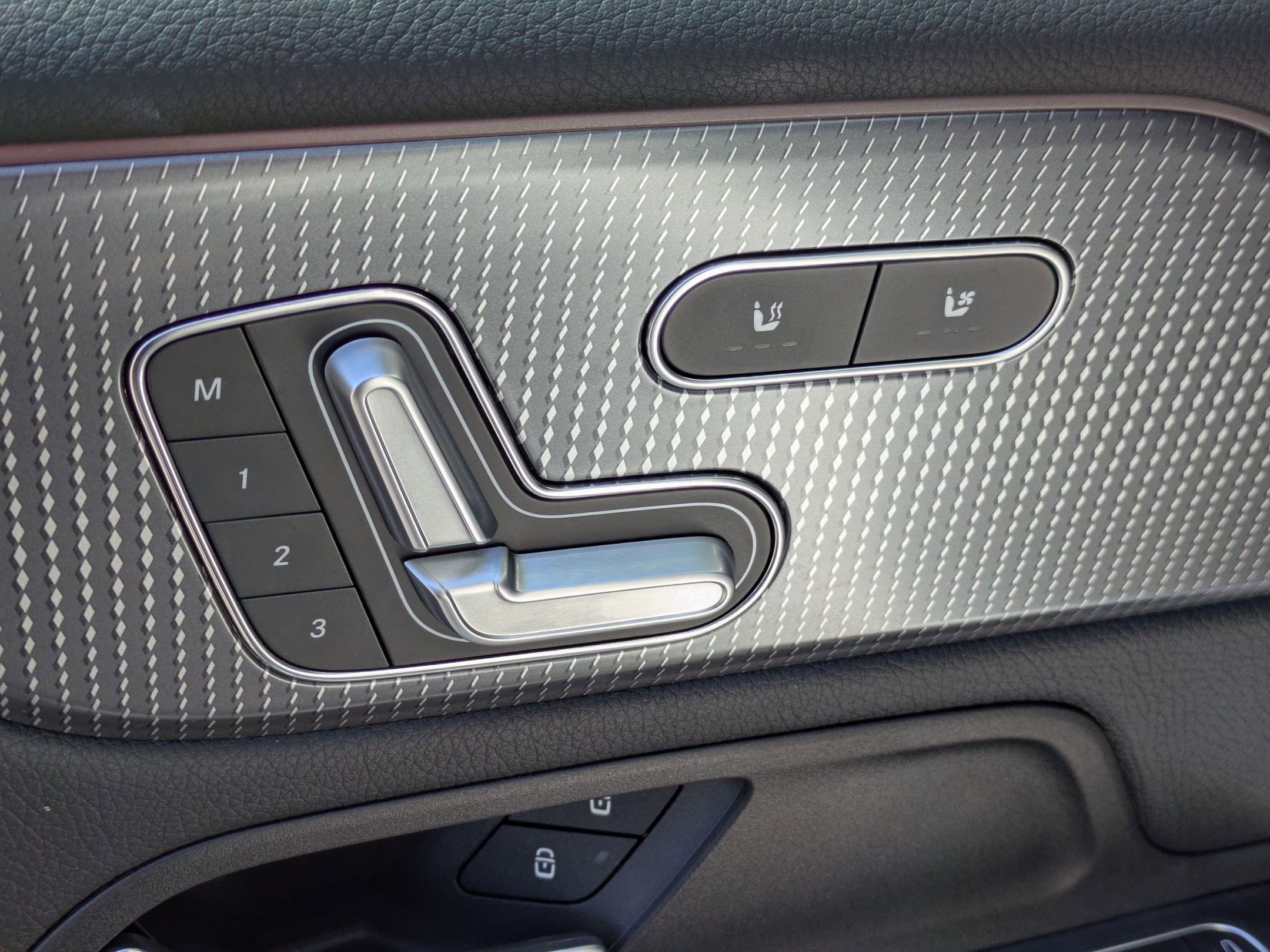 Used 2023 Mercedes-Benz GLB 250 image 11