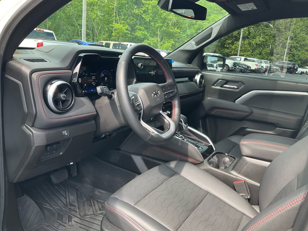 Used 2024 Chevrolet Colorado Z71 w/ Z71 Convenience Package 2 AWD/4WD image 15