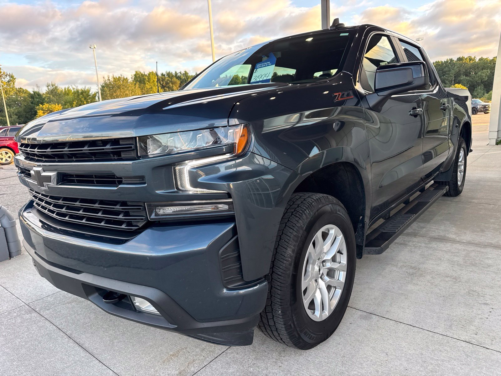 Used 2021 Chevrolet Silverado 1500 RST w/ Z71 Off-Road Package AWD/4WD image 3