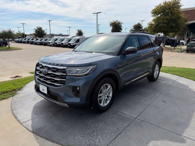 Certified 2025 Ford Explorer Active w/ Active Comfort Package RWD image 3