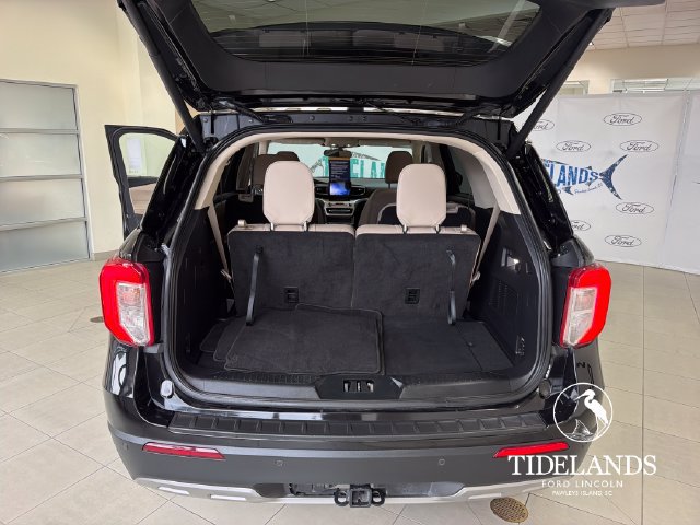 Certified 2022 Ford Explorer XLT w/ Equipment Group 202A RWD image 12