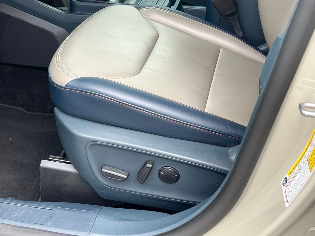 Certified 2025 Ford Maverick Lariat image 24