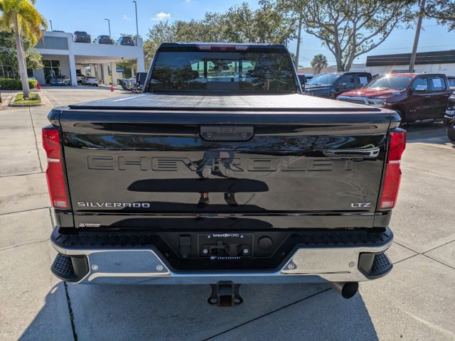 Used 2024 Chevrolet Silverado 2500 LTZ w/ LTZ Convenience Package image 3