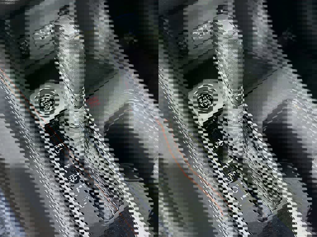 Used 2025 Nissan Sentra SR w/ SR Premium Package image 21