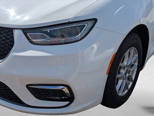 Used 2022 Chrysler Pacifica Touring-L FWD image 13