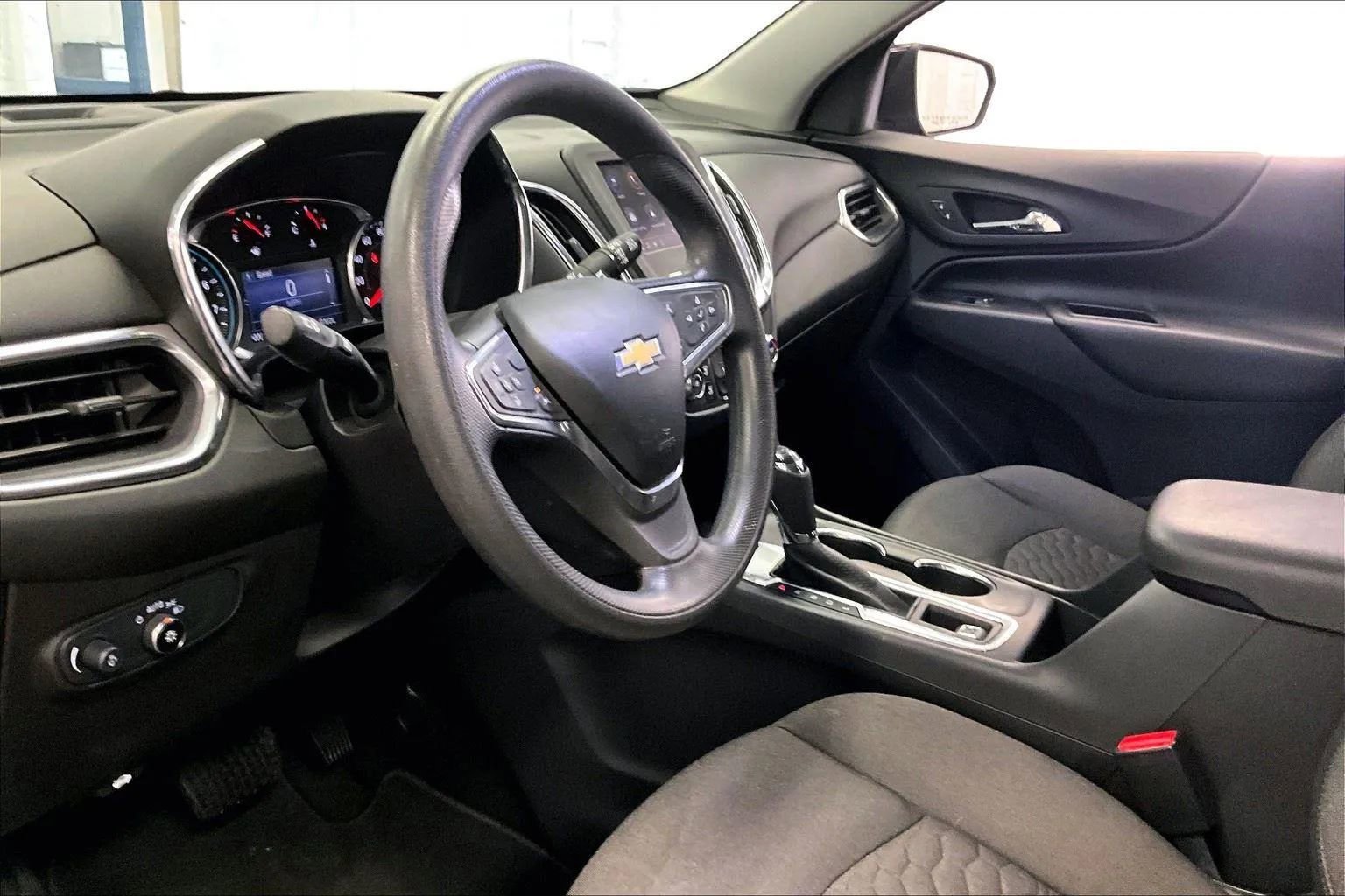 Used 2020 Chevrolet Equinox LT image 12