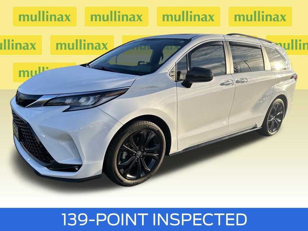 Used 2023 Toyota Sienna XSE image 14