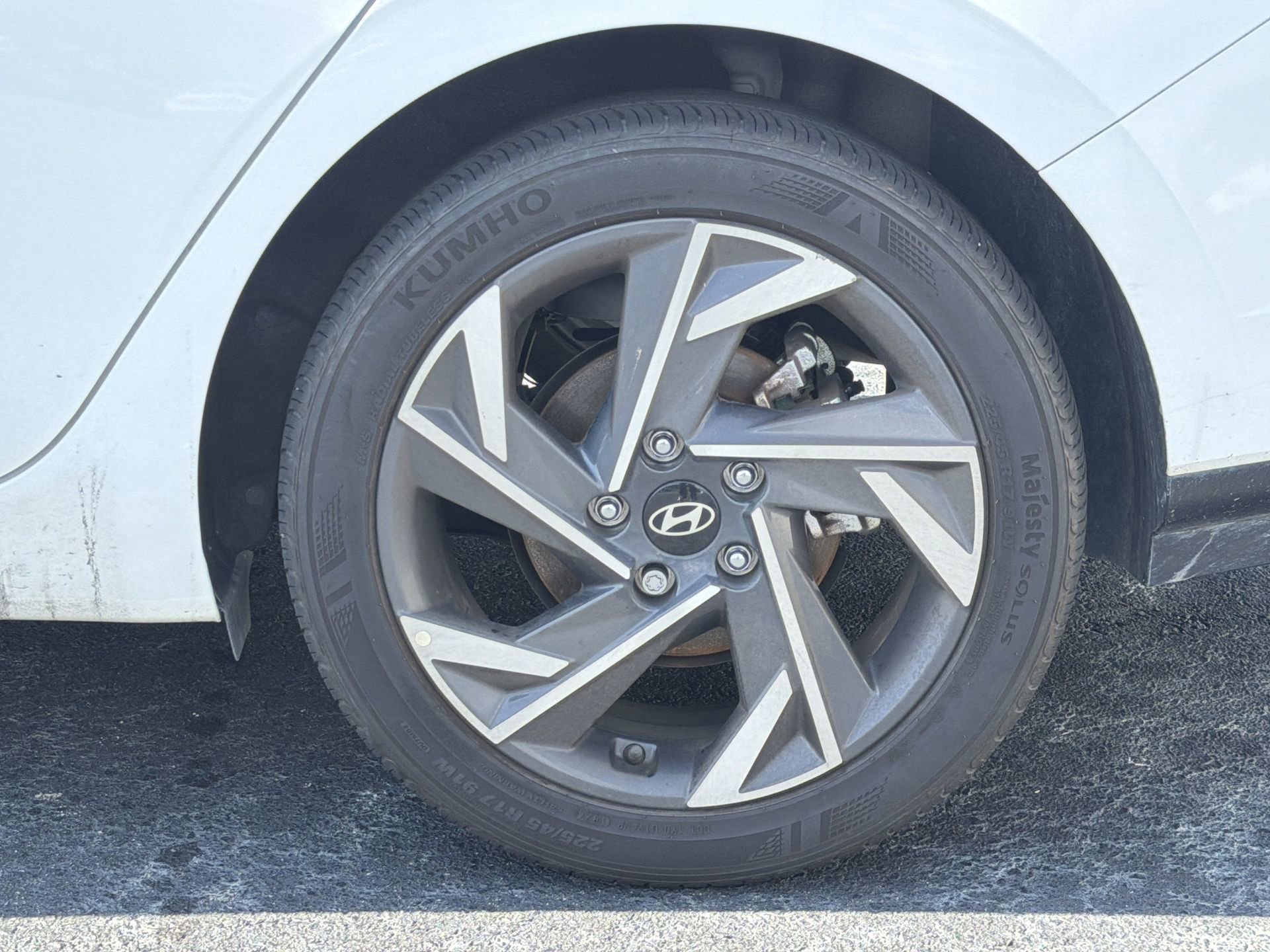 Used 2024 Hyundai Elantra SEL w/ Convenience Package image 10