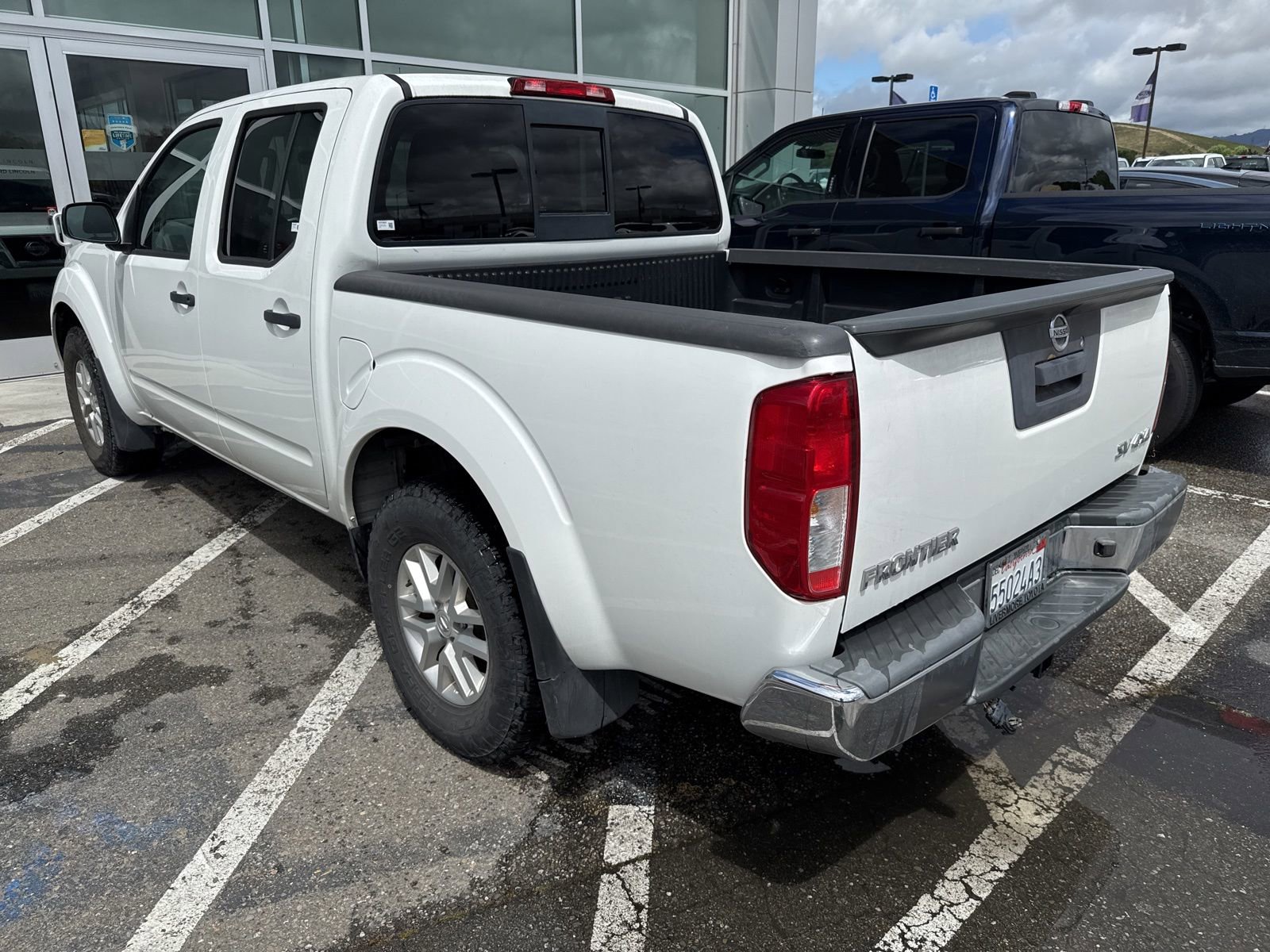 Used 2019 Nissan Frontier SV AWD/4WD image 3