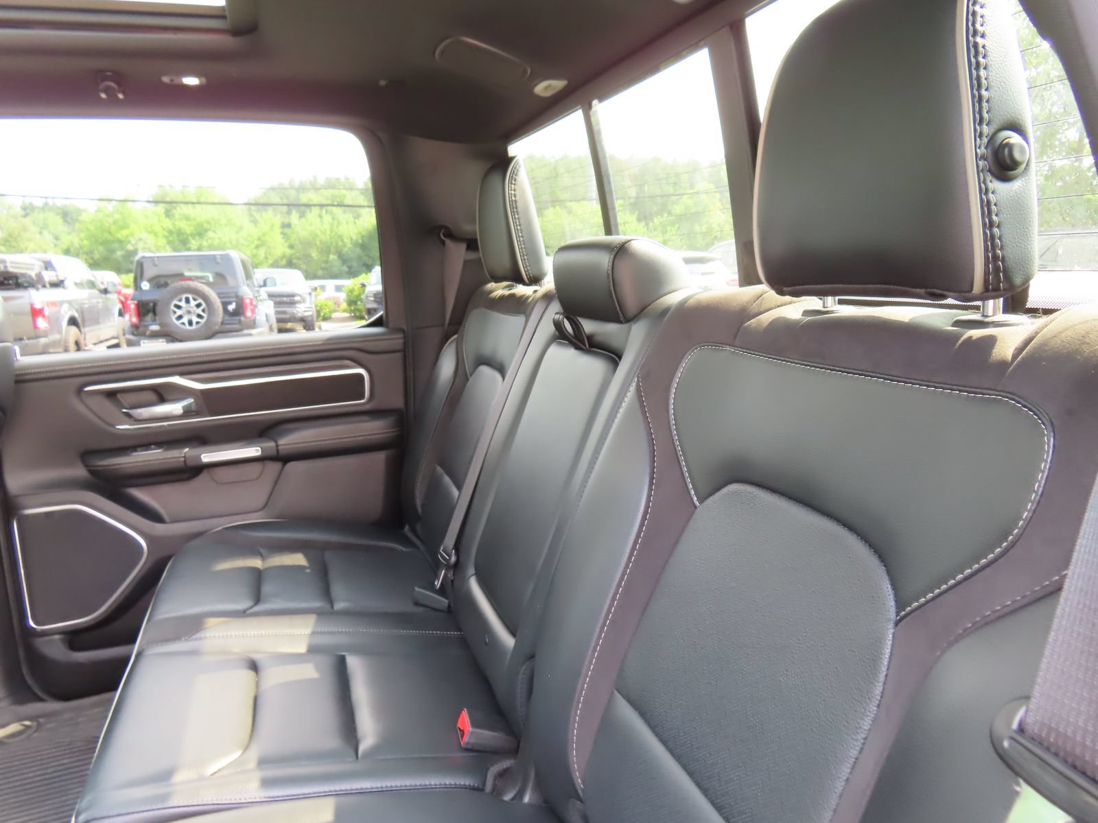 Used 2023 RAM 1500 Laramie AWD/4WD image 38