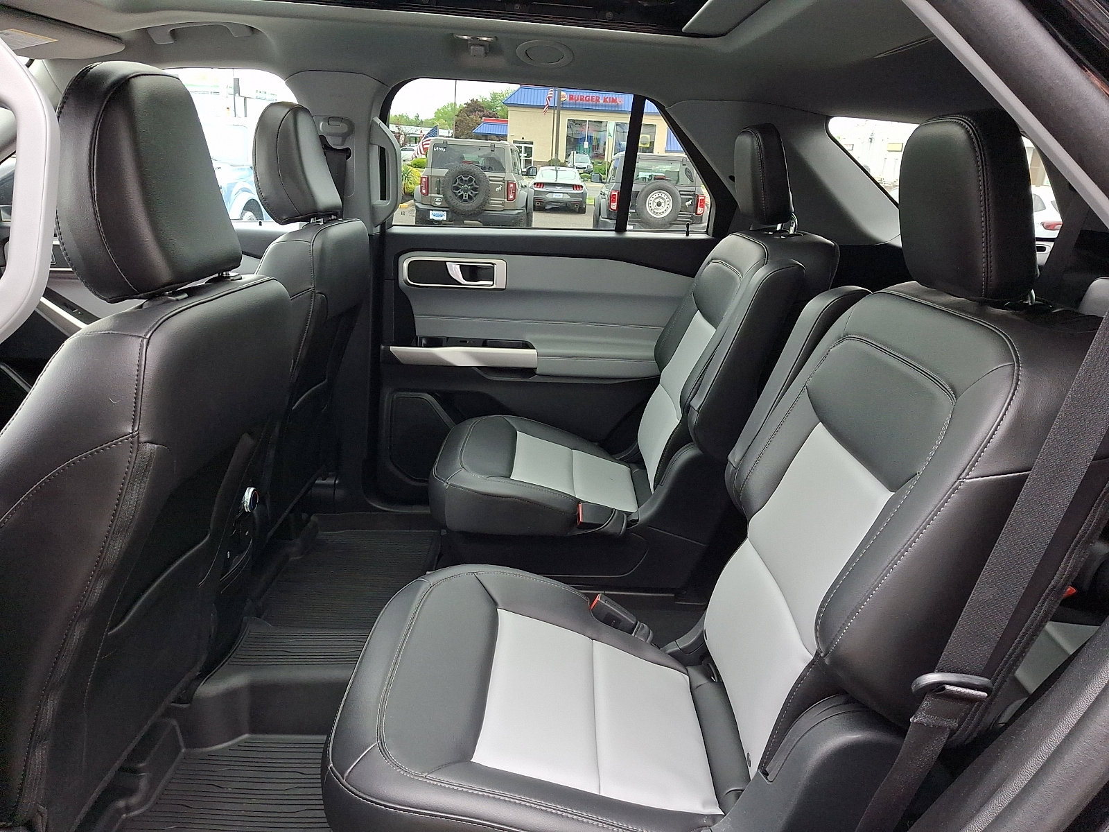 Certified 2023 Ford Explorer XLT w/ Equipment Group 202A AWD/4WD image 11
