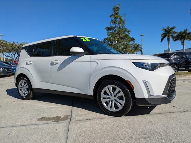 Used 2023 Kia Soul LX image 7