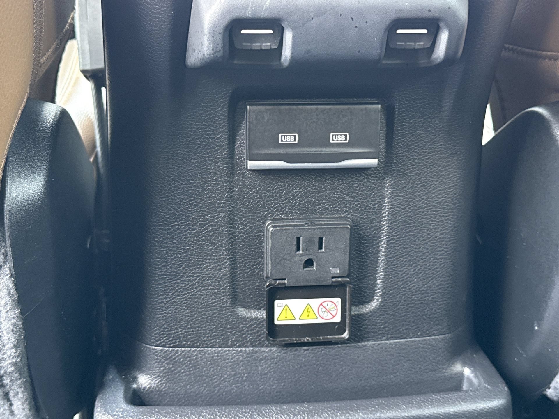 Used 2022 Jeep Wrangler Unlimited Sahara w/ LED Lighting Group AWD/4WD image 19
