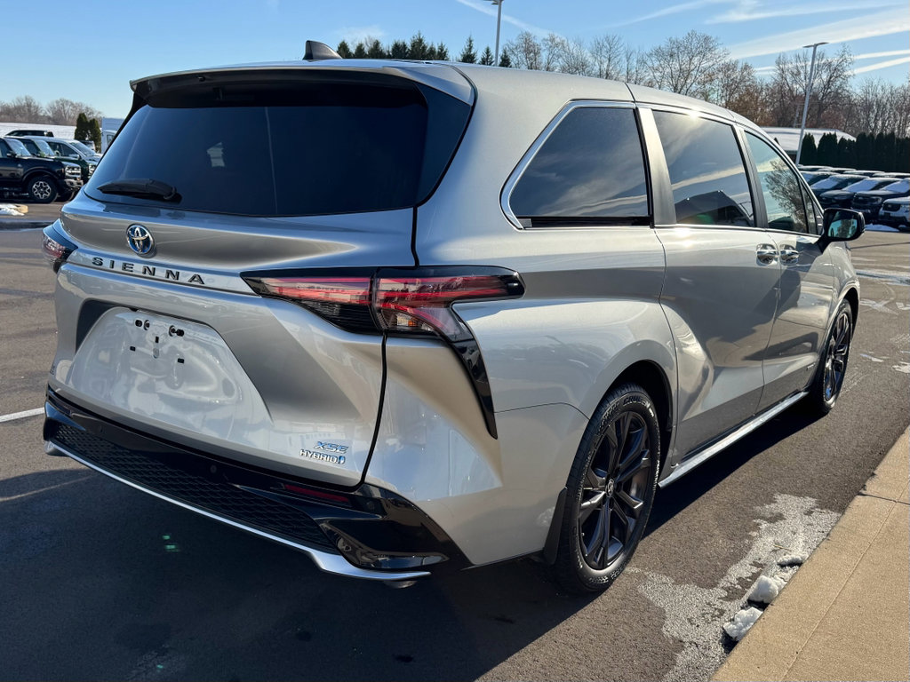 Used 2021 Toyota Sienna XSE image 10
