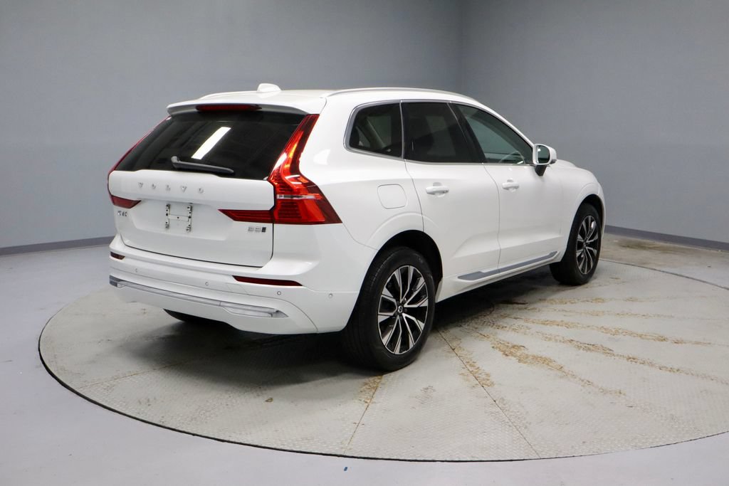 Used 2023 Volvo XC60 B5 Plus AWD/4WD image 11
