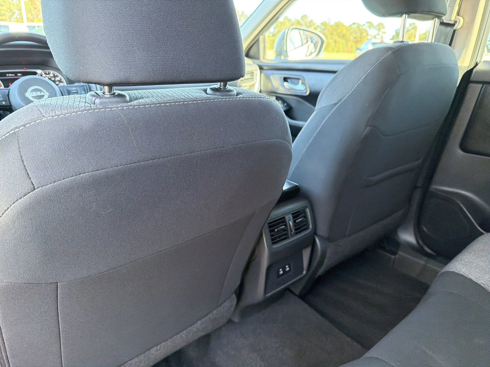 Used 2024 Nissan Rogue SV image 26