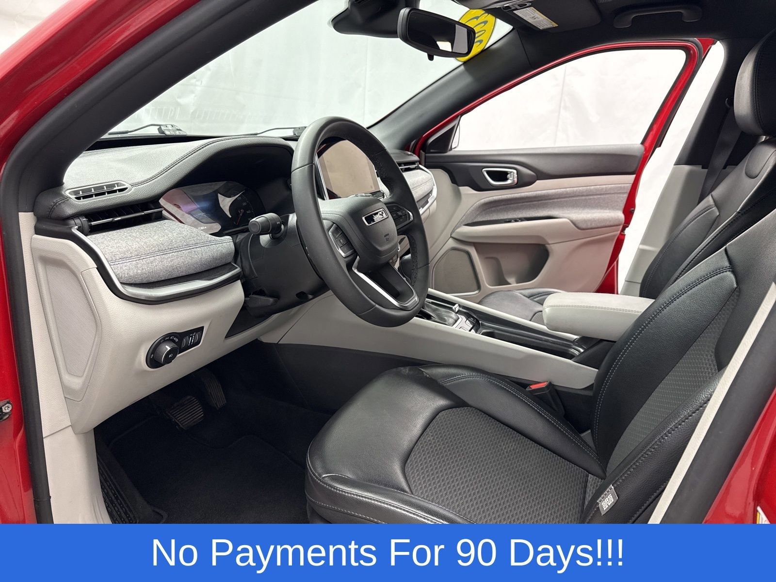 Used 2023 Jeep Compass Latitude image 11