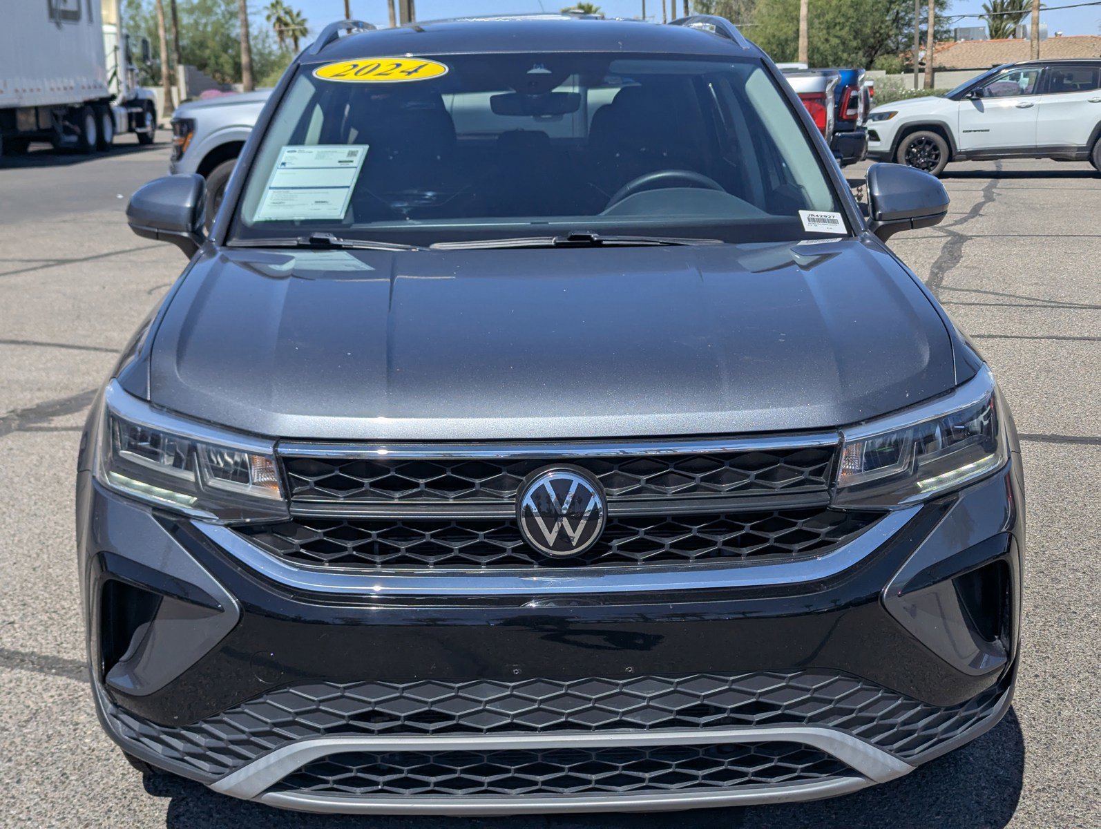 Used 2024 Volkswagen Taos SE FWD image 6