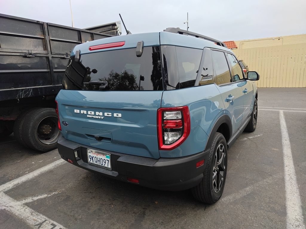 Certified 2023 Ford Bronco Sport Outer Banks w/ Tech Package AWD/4WD image 3