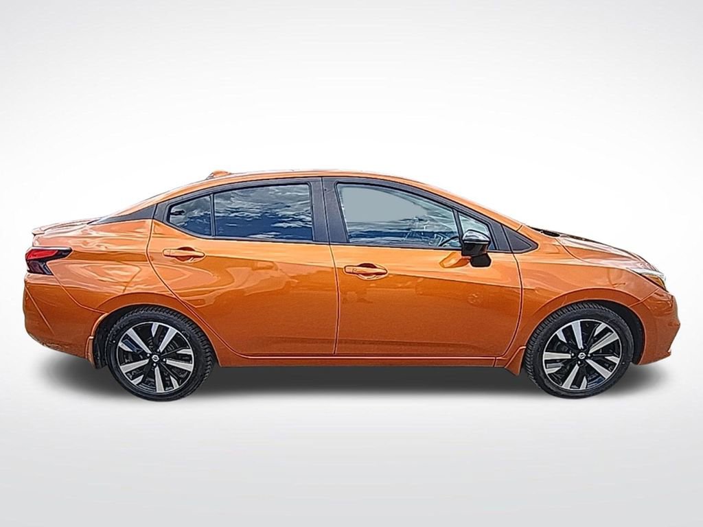 Used 2022 Nissan Versa SR FWD image 8
