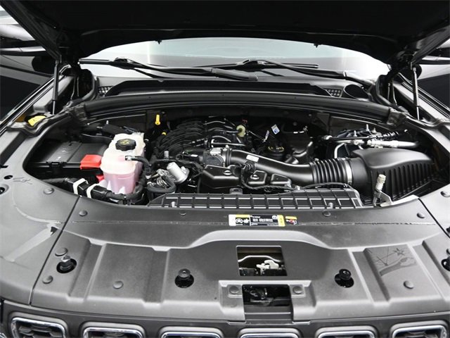 Used 2025 Jeep Grand Cherokee L Laredo w/ Luxury Tech Group I image 32