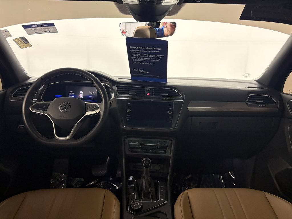 Used 2022 Volkswagen Tiguan SE w/ Panoramic Sunroof Package AWD/4WD image 28