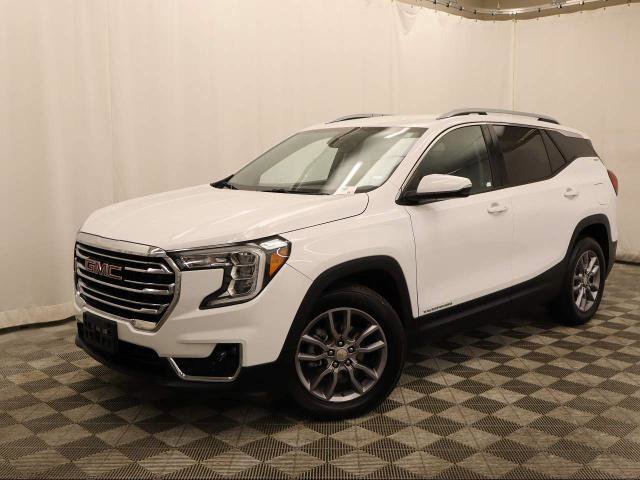 Used 2024 GMC Terrain SLT image 2