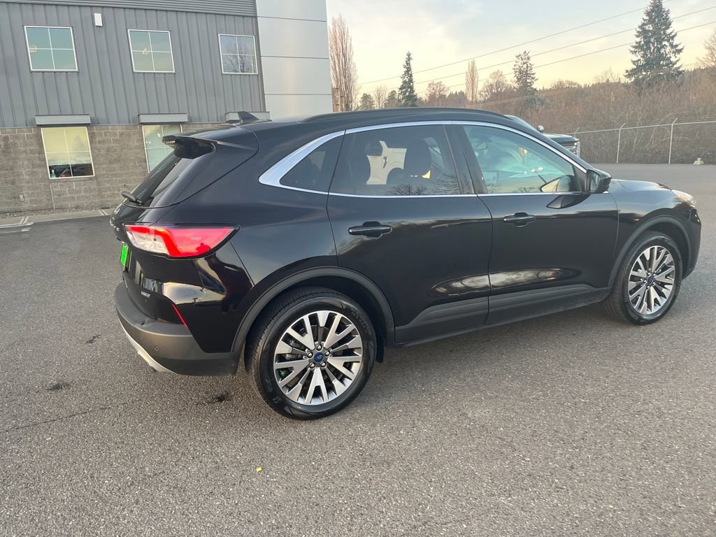 Certified 2022 Ford Escape Titanium image 7