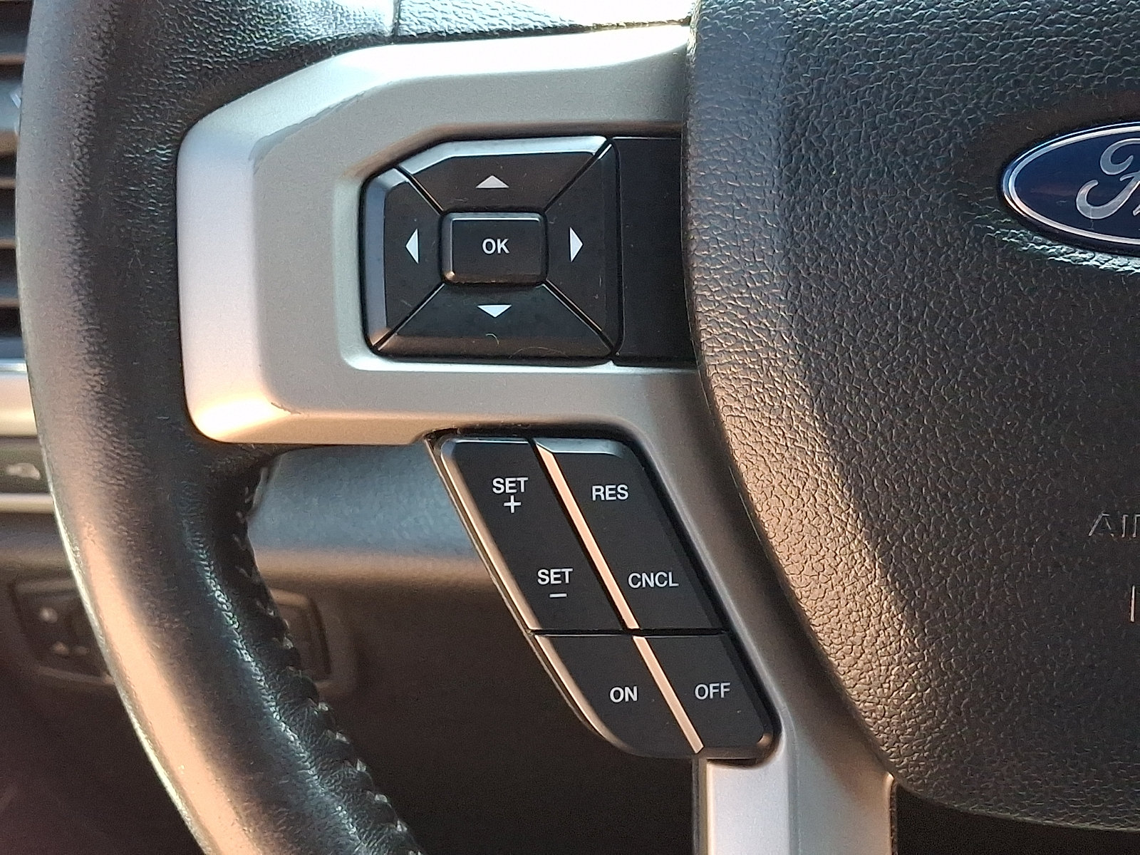 Certified 2017 Ford F150 Lariat AWD/4WD image 23