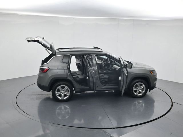 Used 2024 Jeep Compass Latitude AWD/4WD image 47