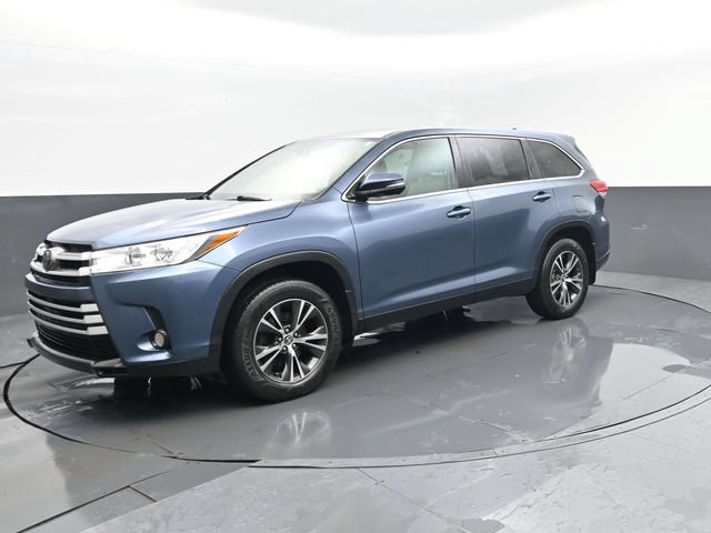 Used 2019 Toyota Highlander Plus AWD/4WD image 2