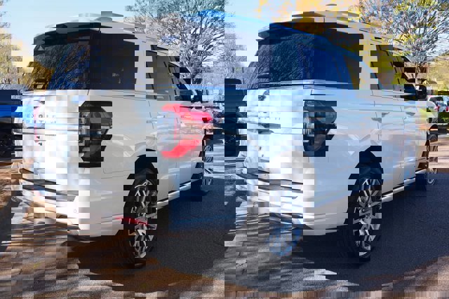 Certified 2023 Ford Expedition Platinum image 5