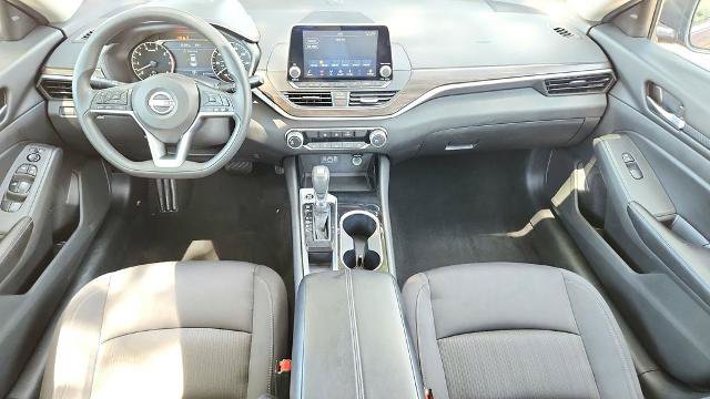Used 2024 Nissan Altima 2.5 SV FWD image 24