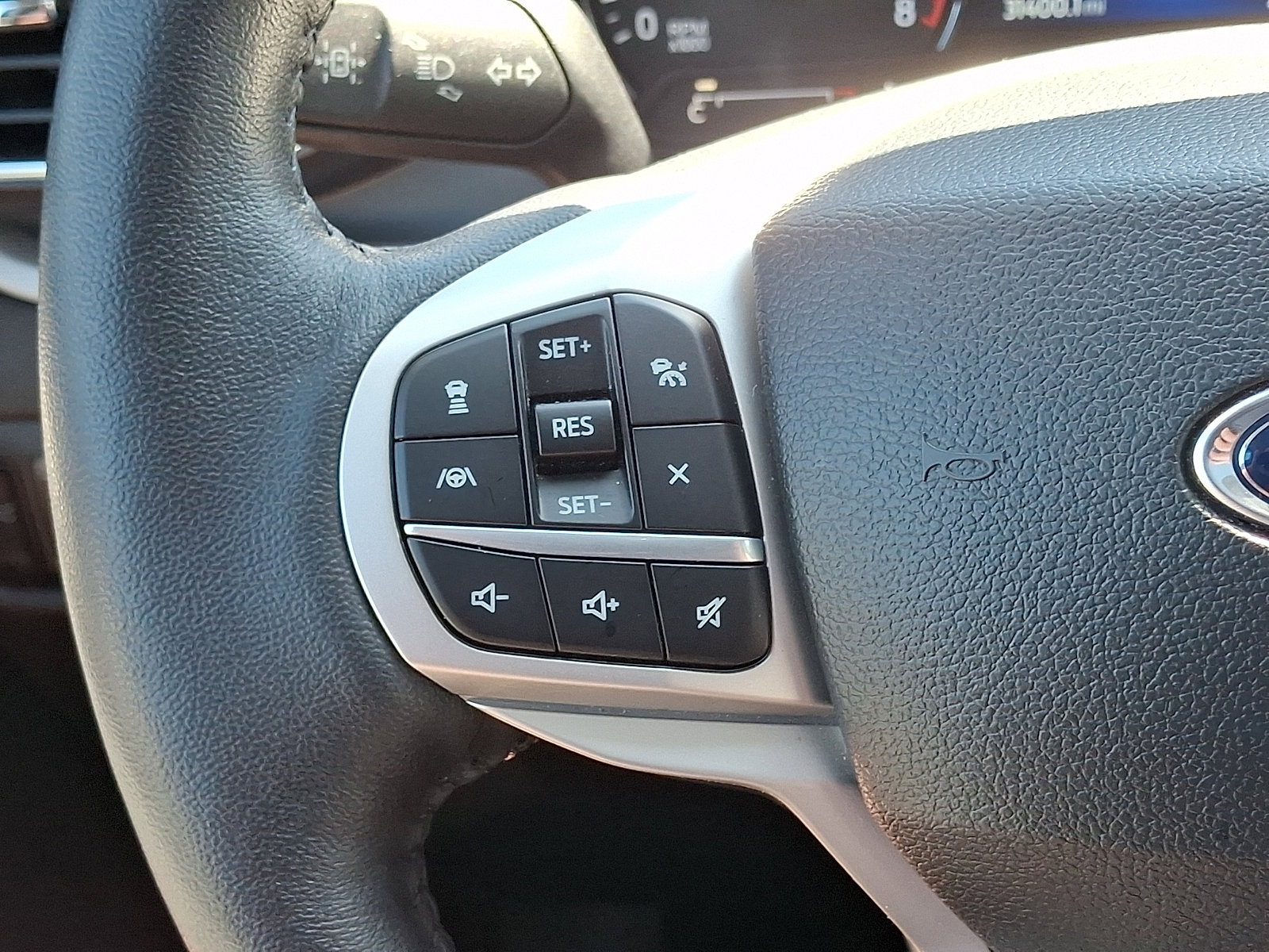 Certified 2023 Ford Explorer XLT w/ Equipment Group 202A AWD/4WD image 26