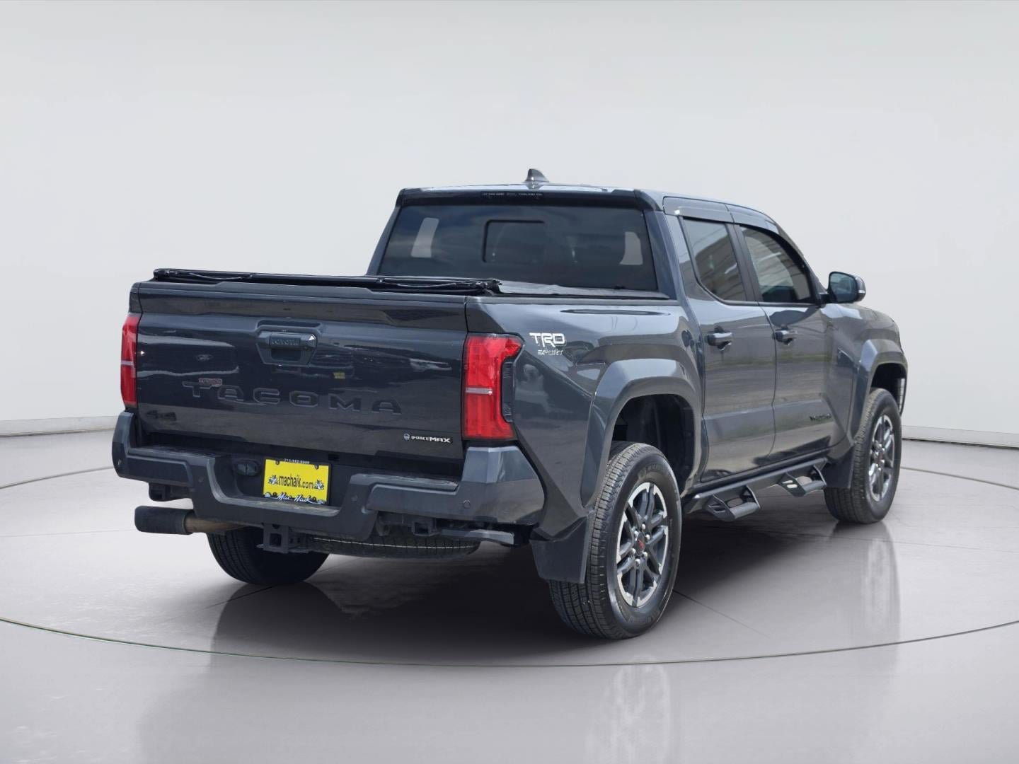 Used 2025 Toyota Tacoma TRD Sport w/ TRD Sport Upgrade Package AWD/4WD image 8