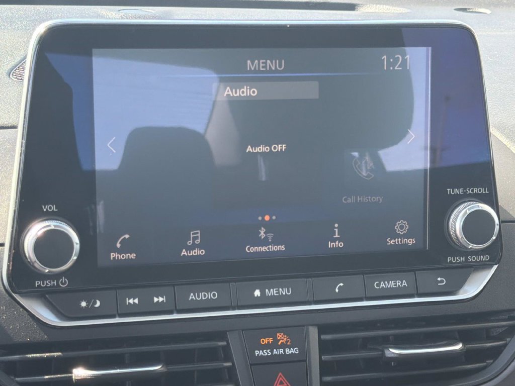 Used 2024 Nissan Altima 2.5 SV FWD image 14
