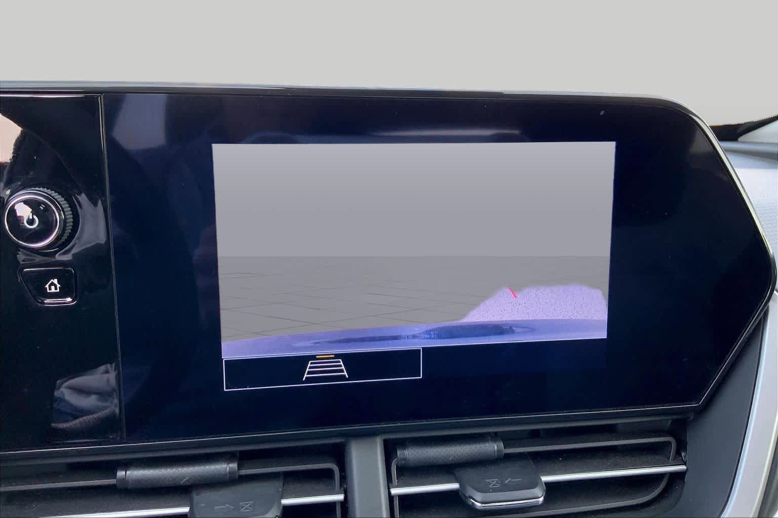 Used 2025 Chevrolet Trax LS FWD image 27