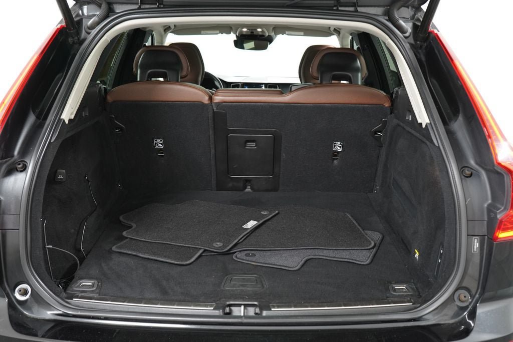 Used 2019 Volvo XC60 T5 Momentum w/ Premium Package AWD/4WD image 28