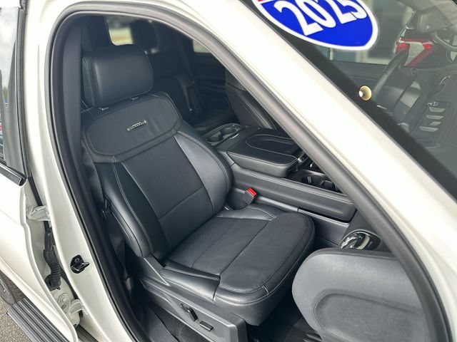 Certified 2025 Ford Expedition Platinum w/ Stealth Performance Package AWD/4WD image 27