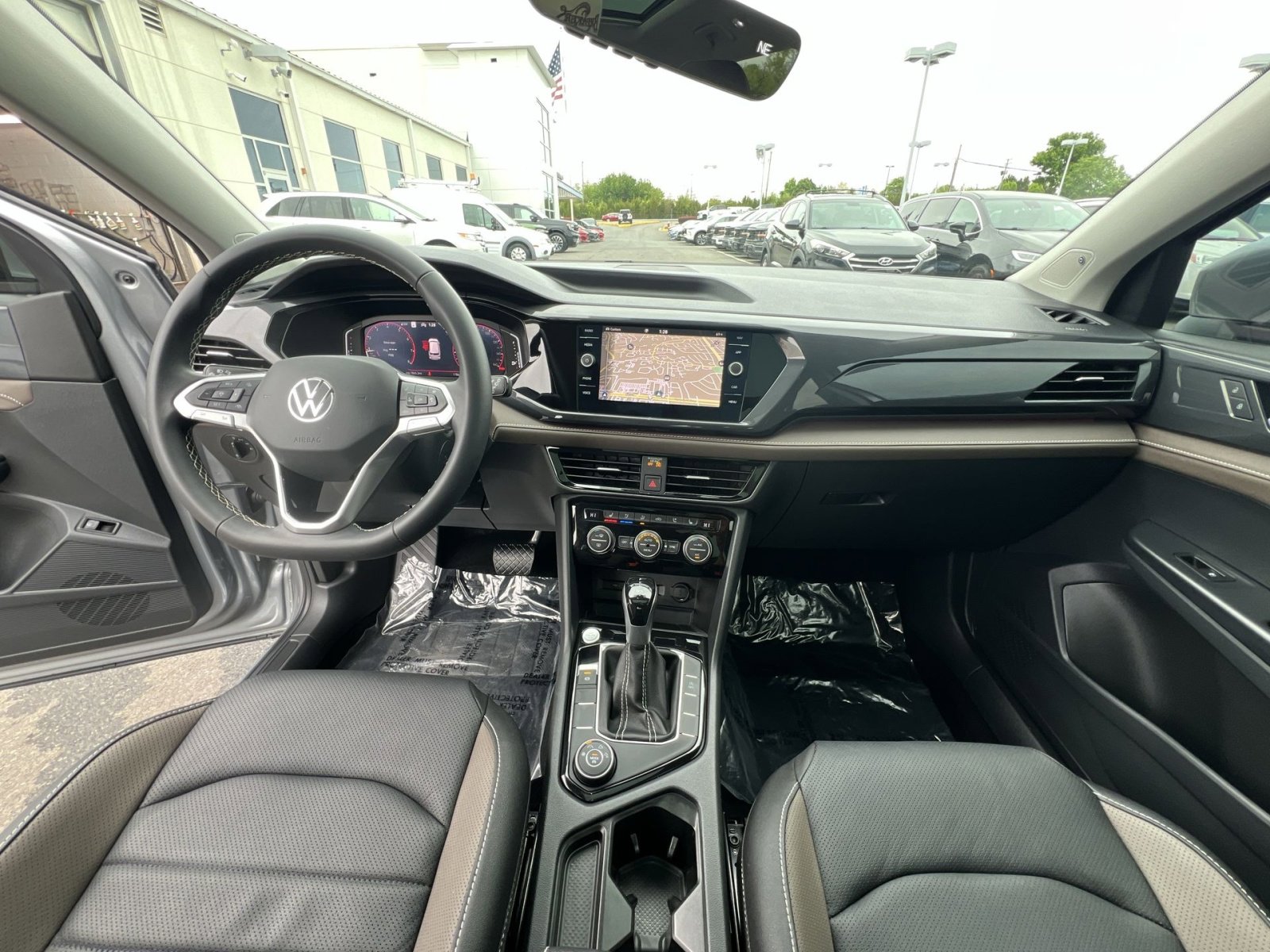 Used 2024 Volkswagen Taos SEL AWD/4WD image 31