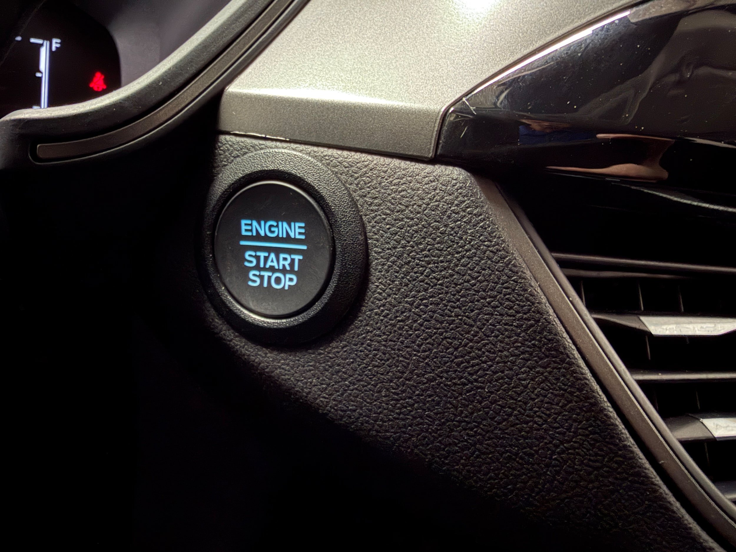 Certified 2025 Ford Escape Active AWD/4WD image 20